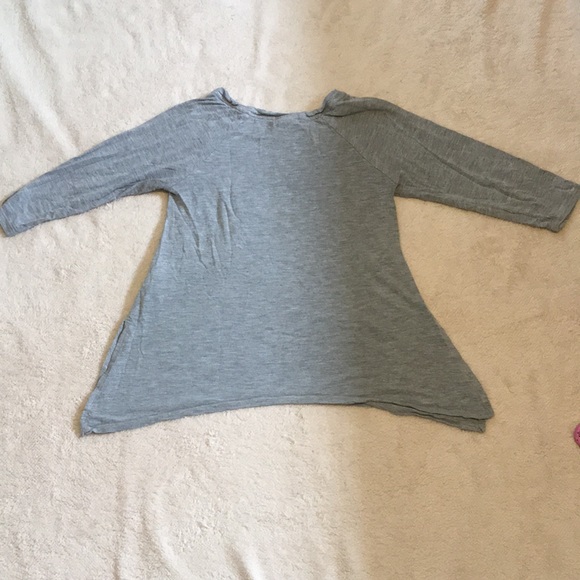 Grey half sleeve tee, curved hem, split sides - Picture 5 of 5